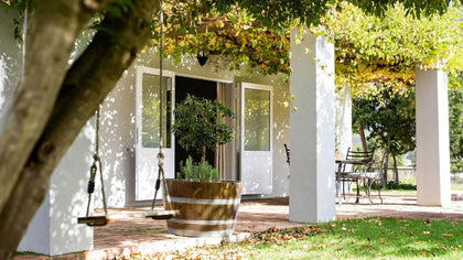 2 Bedroom-Sharing Bathroom Cottage